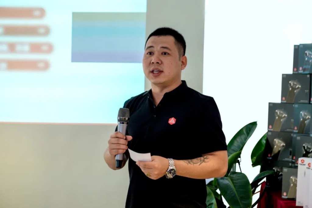 心相融·创未来丨w66国际·利来(中国)最给力的老牌物流2022年中总结会议
