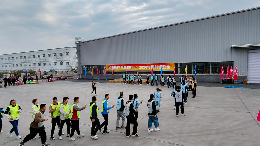 锐意进取 勇毅前行 | 新疆w66国际·利来(中国)最给力的老牌物流趣味运动会